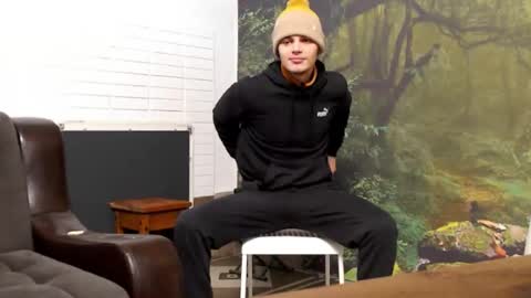 Snapshot of raymartino chatting on 12-05-25, 04:36 RayMartino online show from 12-05-25, 04:36