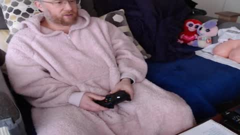 Snapshot of raymondsun chatting on 02-16-25, 02:32 Sunshine Ray online show from 02-16-25, 02:32