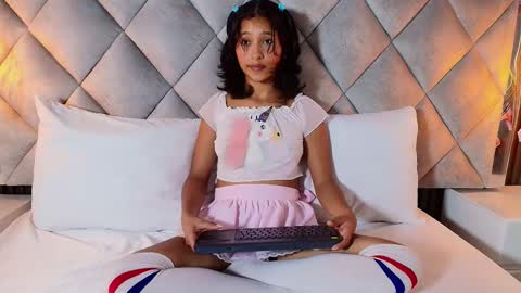 DONCELLA online show from 02-21-26, 07:59