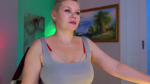 Snapshot of reasonforpassion_ chatting on 07-05-26, 02:24 Im a little sick. Ill be back soon. online show from 07-05-26, 02:24