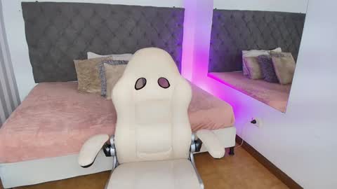 Snapshot of rebeca_cortez1 chatting on 01-17-25, 03:23 I invite you to my birthday on November 3th  online show from 01-17-25, 03:23