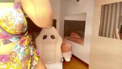 Snapshot of rebeca_cortez1 chatting on 02-10-25, 03:46 I invite you to my birthday on November 3th  online show from 02-10-25, 03:46