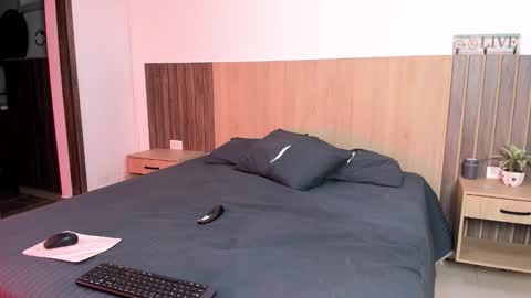 I invite you to my birthday on November 3th  online show from 11-06-25, 09:48