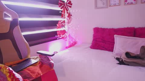 Rebeca  online show from 12-16-25, 12:54