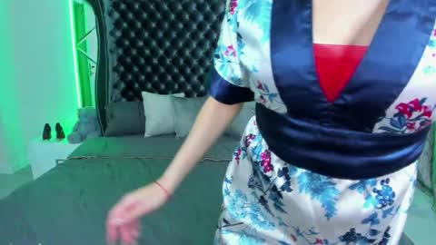 rebecca_diamonds online show from 11-23-25, 06:02