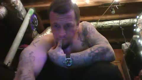 Snapshot of recka810 chatting on 02-22-25, 09:56 recka810 online show from 02-22-25, 09:56