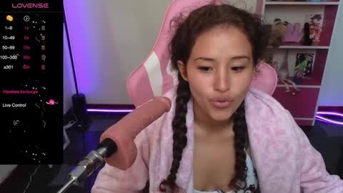 Snapshot of red_barbiedoll chatting on 03-09-25, 03:05 Barbie -----  online show from 03-09-25, 03:05