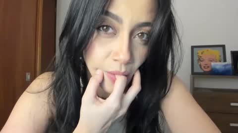 red_flower203 online show from 01-15-25, 02:38