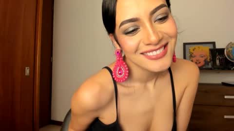 red_flower203 online show from 03-10-25, 09:51