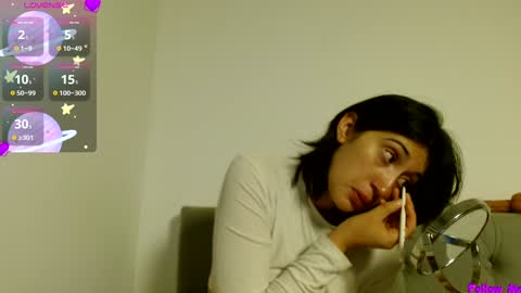 IG   OF red moonn online show from 12-19-24, 10:45