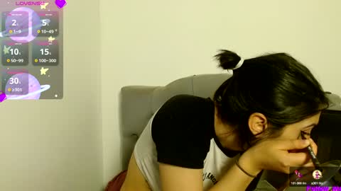 IG   OF red moonn online show from 12-20-24, 10:38