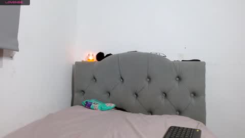 IG   OF red moonn online show from 01-23-25, 10:32