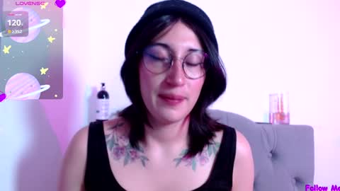 IG   OF red moonn online show from 01-25-25, 01:41