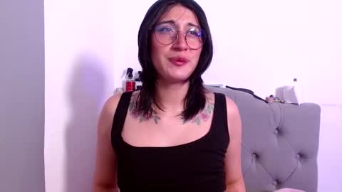 IG   OF red moonn online show from 02-18-25, 02:38