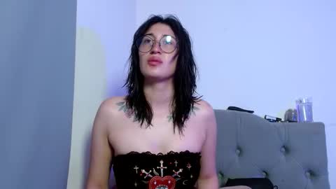 IG   OF red moonn online show from 09-16-25, 04:35