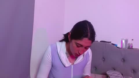 IG   OF red moonn online show from 10-12-25, 03:49