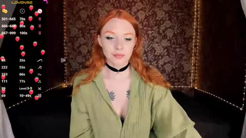 Snapshot of red_passsion chatting on 02-25-26, 11:31 Mia online show from 02-25-26, 11:31