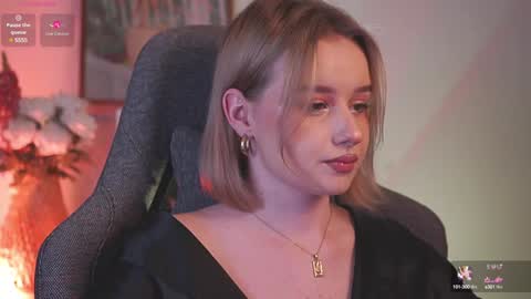 Snapshot of red_queeen chatting on 12-02-24, 09:17 QUEEN OF EVIL online show from 12-02-24, 09:17