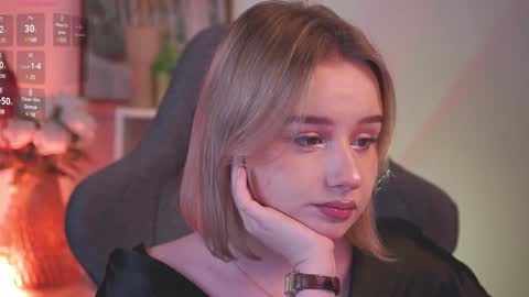 Snapshot of red_queeen chatting on 12-03-24, 12:24 QUEEN OF EVIL online show from 12-03-24, 12:24