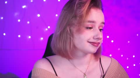 Snapshot of red_queeen chatting on 12-10-24, 05:33 QUEEN OF EVIL online show from 12-10-24, 05:33