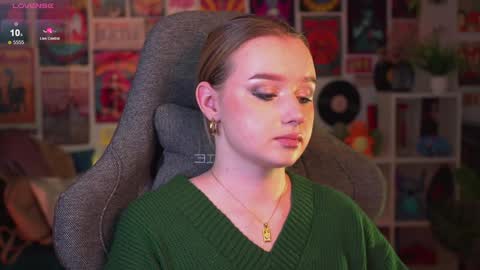 Snapshot of red_queeen chatting on 12-12-24, 11:58 QUEEN OF EVIL online show from 12-12-24, 11:58