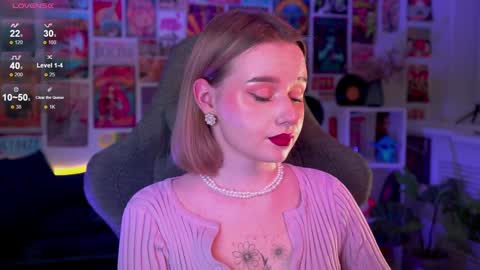 Snapshot of red_queeen chatting on 12-20-24, 10:11 QUEEN OF EVIL online show from 12-20-24, 10:11