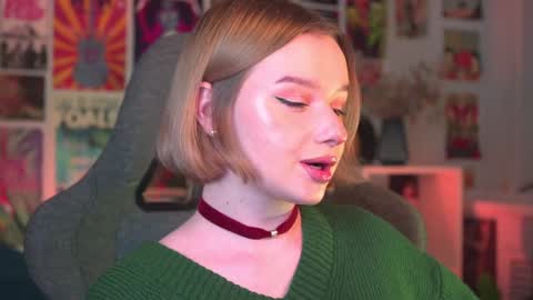 Snapshot of red_queeen chatting on 01-07-25, 07:17 QUEEN OF EVIL online show from 01-07-25, 07:17