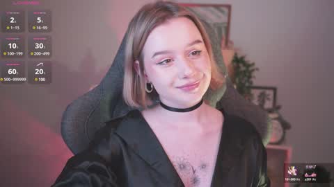 Snapshot of red_queeen chatting on 01-08-25, 10:06 QUEEN OF EVIL online show from 01-08-25, 10:06