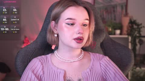 Snapshot of red_queeen chatting on 01-16-25, 08:25 QUEEN OF EVIL online show from 01-16-25, 08:25