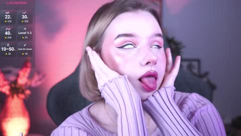 Snapshot of red_queeen chatting on 01-20-25, 08:18 QUEEN OF EVIL online show from 01-20-25, 08:18