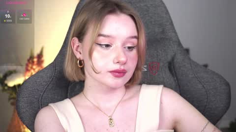 Snapshot of red_queeen chatting on 01-25-25, 12:59 QUEEN OF EVIL online show from 01-25-25, 12:59