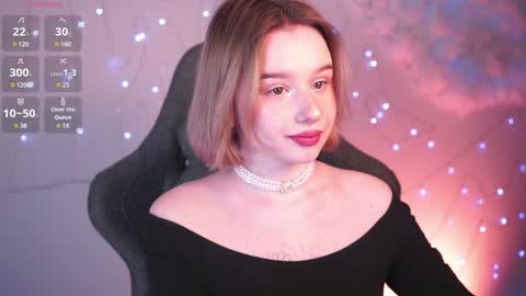 Snapshot of red_queeen chatting on 02-02-25, 05:48 QUEEN OF EVIL online show from 02-02-25, 05:48