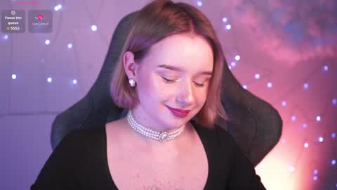 Snapshot of red_queeen chatting on 02-02-25, 08:51 QUEEN OF EVIL online show from 02-02-25, 08:51