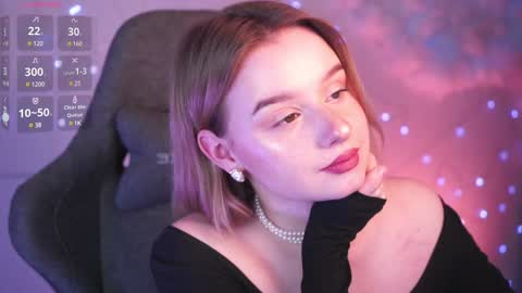 Snapshot of red_queeen chatting on 02-02-25, 11:53 QUEEN OF EVIL online show from 02-02-25, 11:53