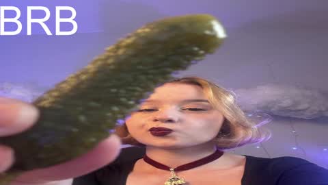 Snapshot of red_queeen chatting on 02-05-25, 12:20 QUEEN OF EVIL online show from 02-05-25, 12:20