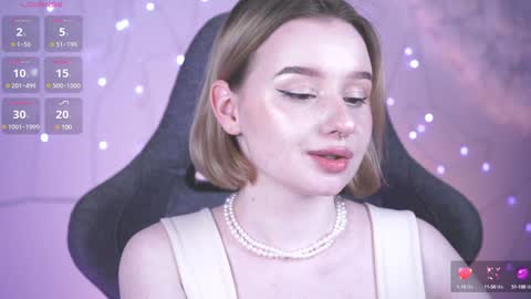 Snapshot of red_queeen chatting on 02-08-25, 11:55 QUEEN OF EVIL online show from 02-08-25, 11:55