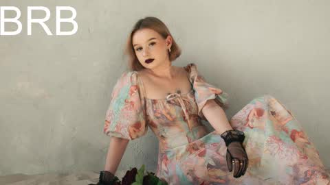 Snapshot of red_queeen chatting on 03-05-25, 08:21 QUEEN OF EVIL online show from 03-05-25, 08:21