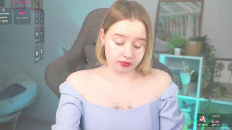 Snapshot of red_queeen chatting on 03-12-25, 08:41 QUEEN OF EVIL online show from 03-12-25, 08:41