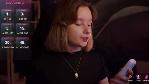 Snapshot of red_queeen chatting on 09-20-25, 02:12 QUEEN OF EVIL online show from 09-20-25, 02:12