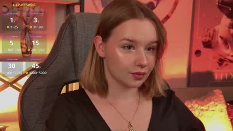 Snapshot of red_queeen chatting on 10-25-25, 02:52 QUEEN OF EVIL online show from 10-25-25, 02:52