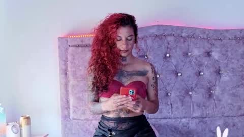 Snapshot of red_savage_ chatting on 12-22-25, 05:21 Instagram Valerie yourdream online show from 12-22-25, 05:21