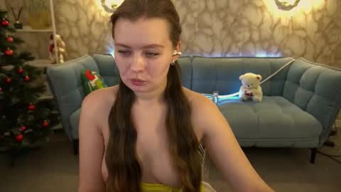 Snapshot of reddoll_ chatting on 01-13-26, 06:40 Lily online show from 01-13-26, 06:40