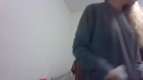 Snapshot of reddwaxx chatting on 11-21-25, 07:01 reddwaxx online show from 11-21-25, 07:01