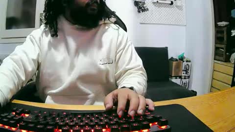 Snapshot of redjhons chatting on 09-23-25, 10:18 redjhons online show from 09-23-25, 10:18