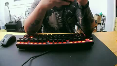 Snapshot of redjhons chatting on 09-26-25, 09:24 redjhons online show from 09-26-25, 09:24