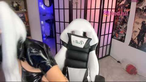 Lu Independiet model online show from 11-28-25, 01:30