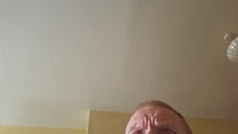 Snapshot of redrodridding chatting on 10-21-25, 01:34 redrodridding online show from 10-21-25, 01:34