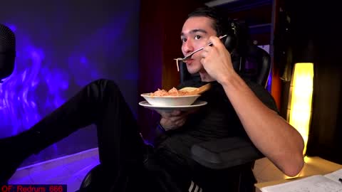 Red online show from 12-19-24, 06:34