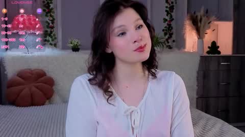 Snapshot of regenasuri chatting on 02-25-26, 01:21 Grace online show from 02-25-26, 01:21