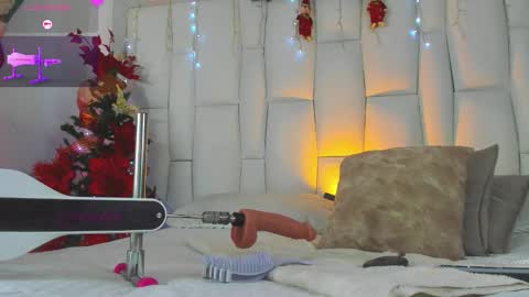 Snapshot of regiina_doll chatting on 12-14-25, 11:09 regiina_doll online show from 12-14-25, 11:09
